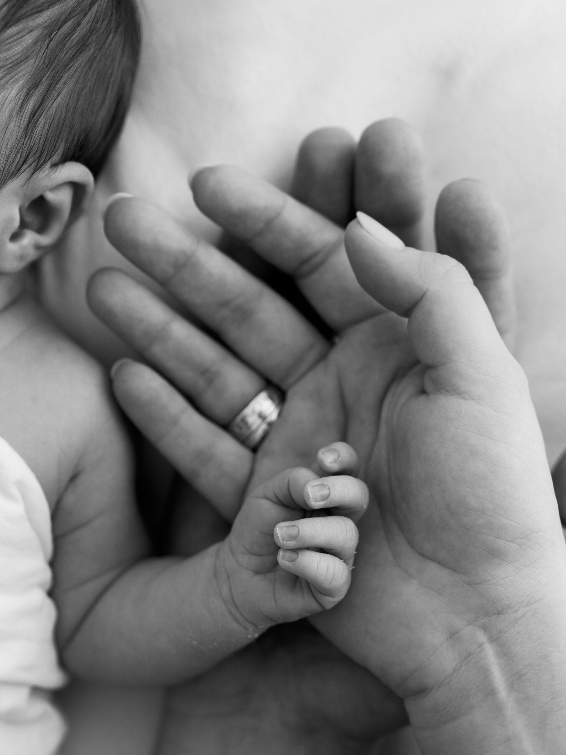 Detailaufnahme kleiner Babyhände